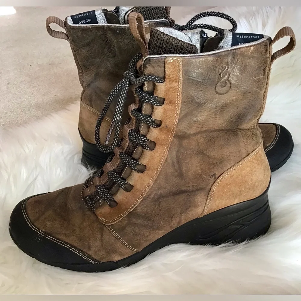 Ahnu Montara Waterproof Hiking Boots Side Zip Wedge Comfort Boot” Vibram Sole